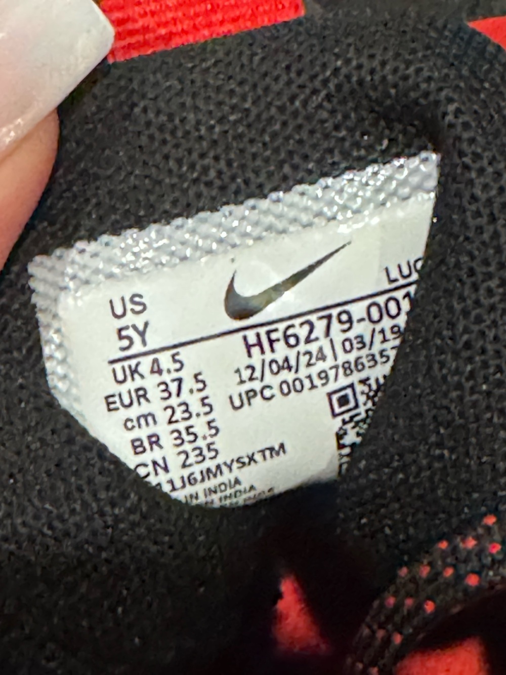 NWOT Nike Team Hustle D 12 Sneaker - Kids - Picture 7 of 7